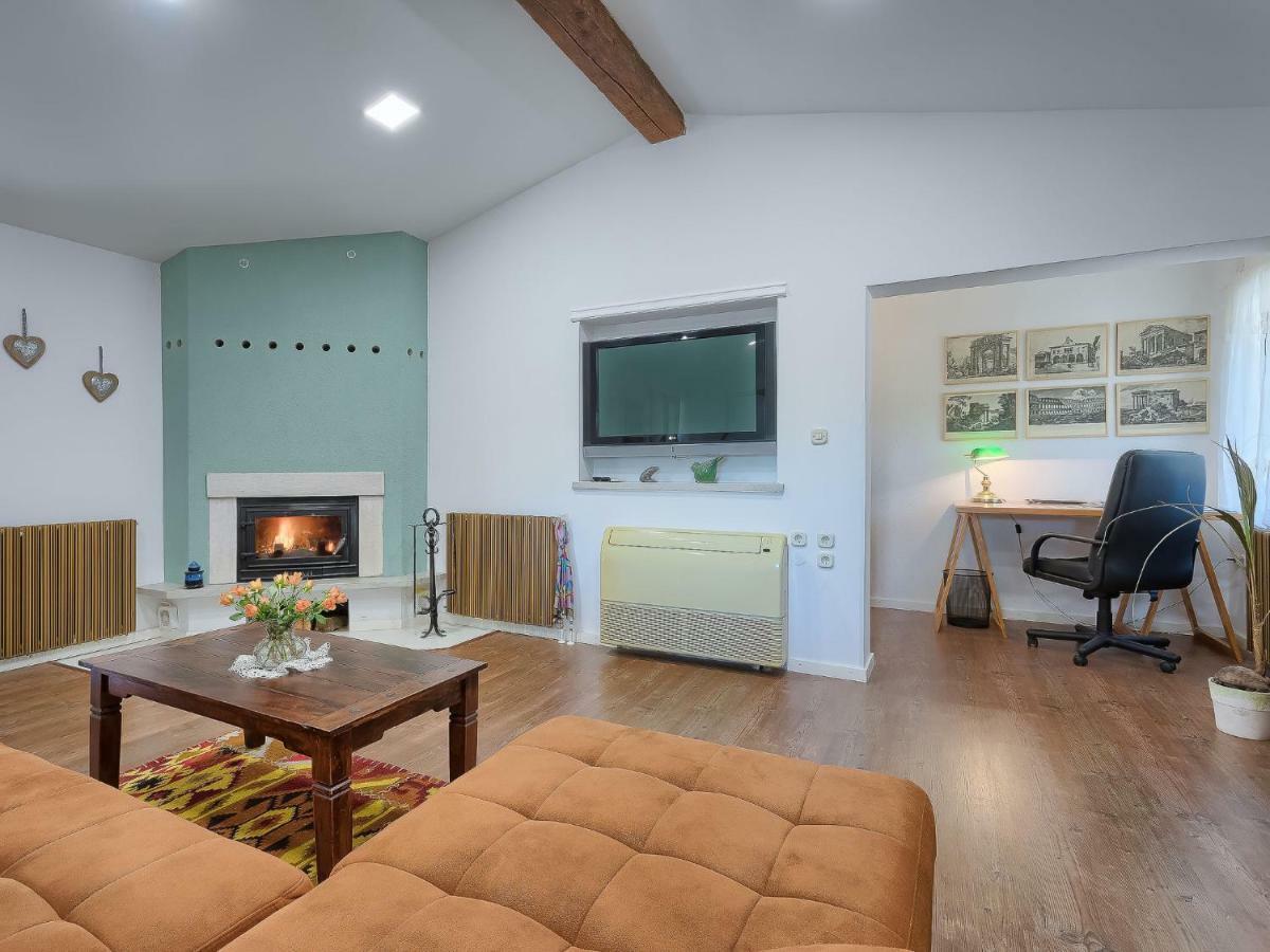 Holiday Home Country House D&D By Interhome Pula Dış mekan fotoğraf