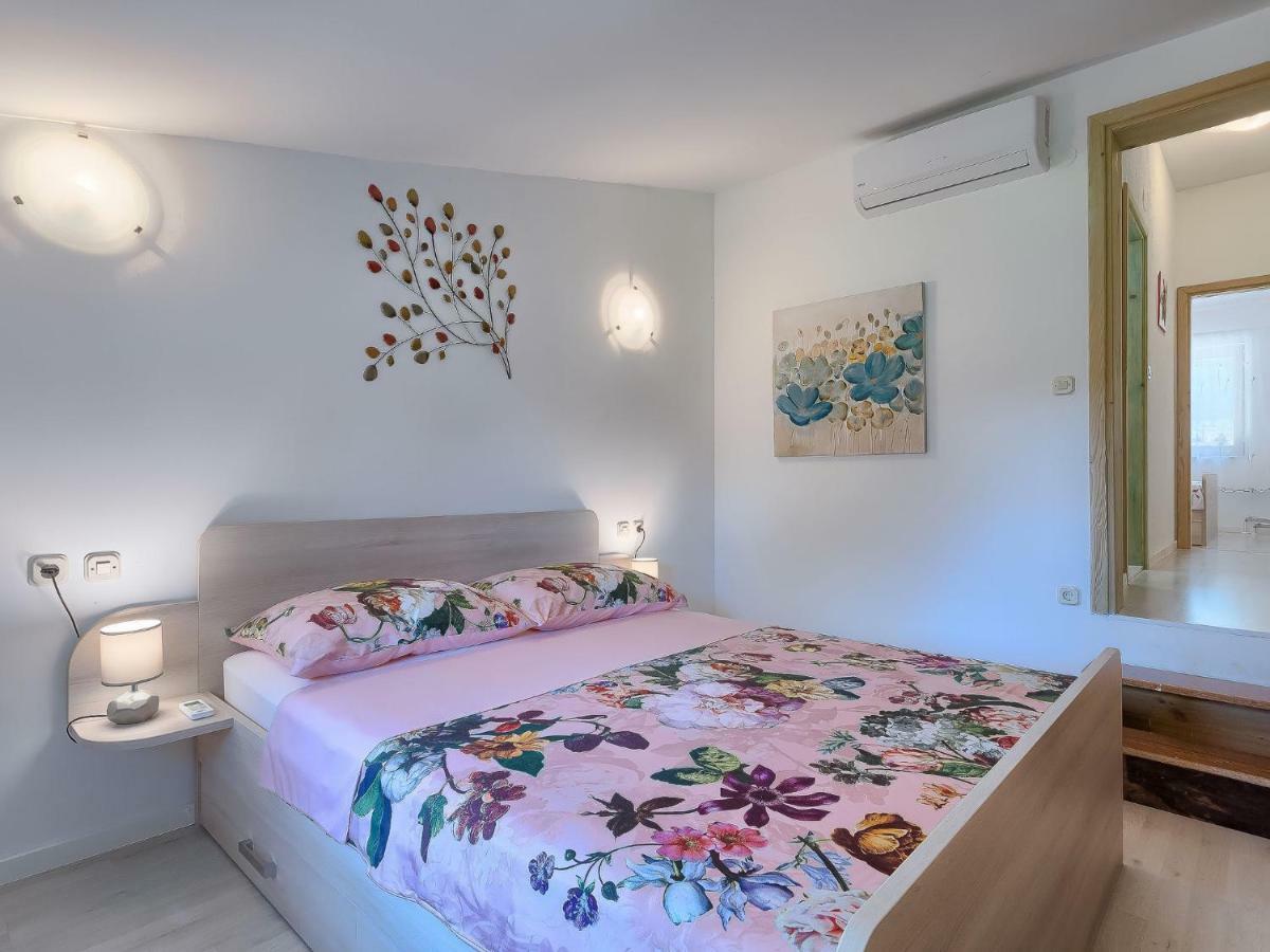 Holiday Home Country House D&D By Interhome Pula Dış mekan fotoğraf
